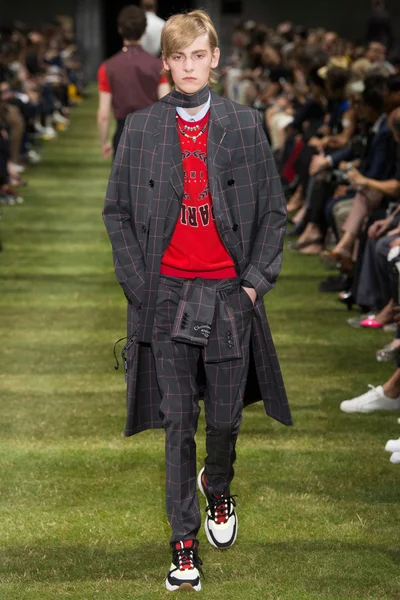 Look 46